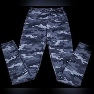 Maurices Girls' Gray Camo Leggings